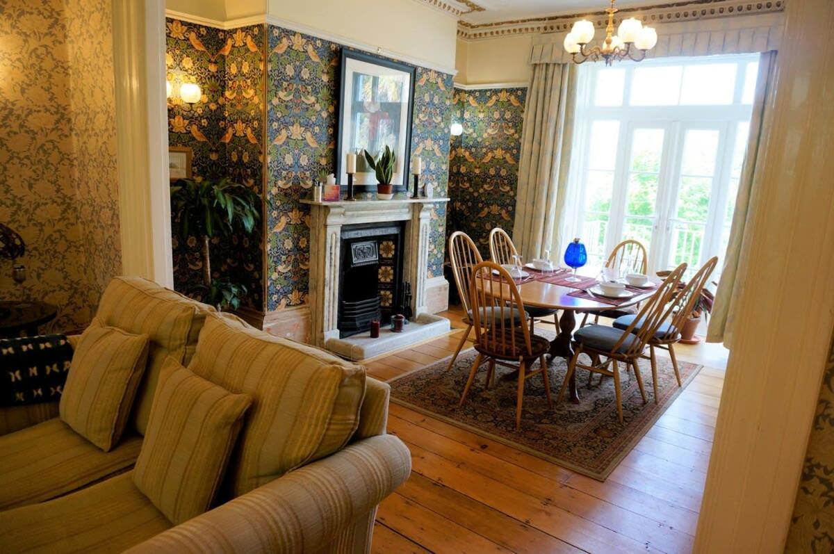 Spacious Town House With Swimming Pool Plymouth Eksteriør bilde
